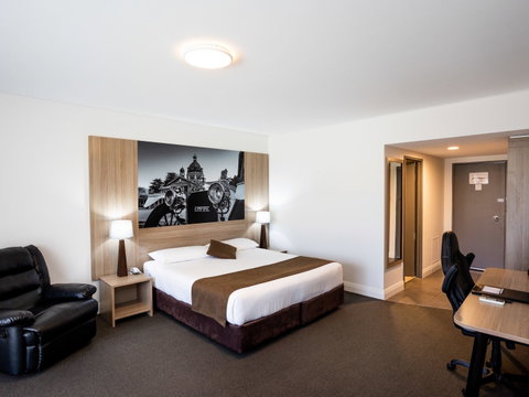 Mantra Bathurst - Palm Beach Accommodation 5