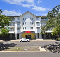 Metro Advance Apartments  Hotel - Palm Beach Accommodation