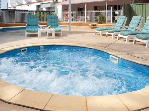 Novotel Darwin Atrium - Palm Beach Accommodation 9