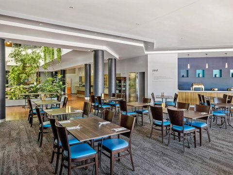 Novotel Darwin Atrium - Palm Beach Accommodation 11