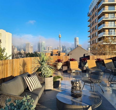 Regents Court - Palm Beach Accommodation 2