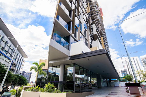 Arise Brisbane One - Palm Beach Accommodation 0