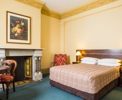 Avonmore on the Park - Palm Beach Accommodation 0