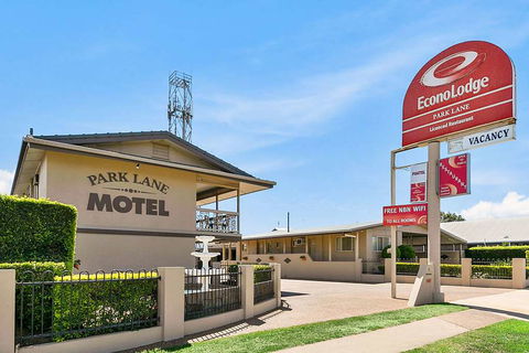 Econo Lodge Park Lane - Palm Beach Accommodation 0