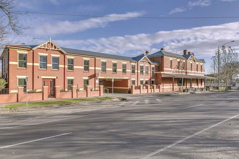 Lake Inn Ballarat - Palm Beach Accommodation 0