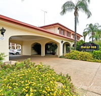 Narrandera Club Motor Inn - Palm Beach Accommodation