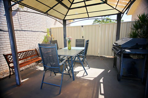 Roma Inland Motor Inn - Palm Beach Accommodation 1