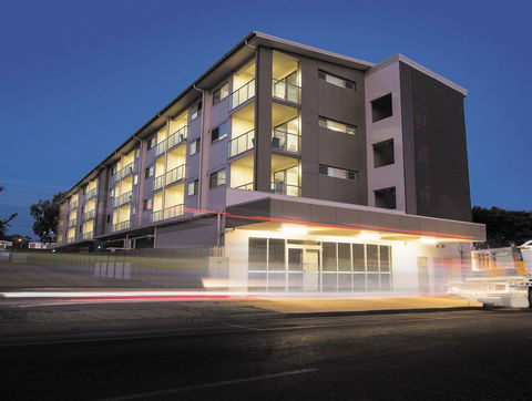 Oaks Moranbah - Palm Beach Accommodation 0