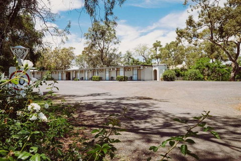 Artesian Spa Motor Inn - Palm Beach Accommodation 1
