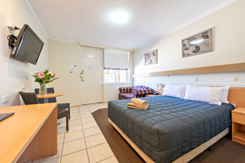 Matilda Motor Inn - Palm Beach Accommodation 2