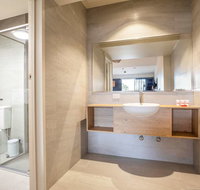 Nightcap at Manhattan Hotel - Palm Beach Accommodation