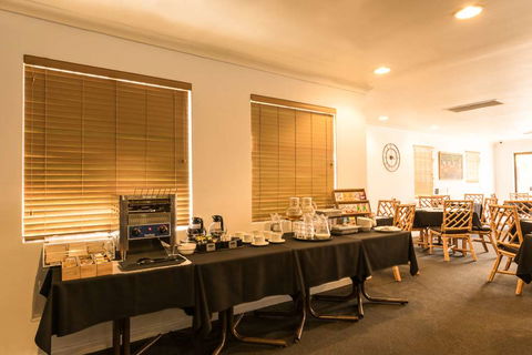 Sanno Marracoonda Airport Hotel - Palm Beach Accommodation 11