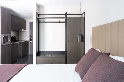 Abode Belconnen - Palm Beach Accommodation 3