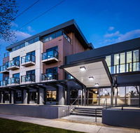 Quality Hotel Lakeside - Palm Beach Accommodation