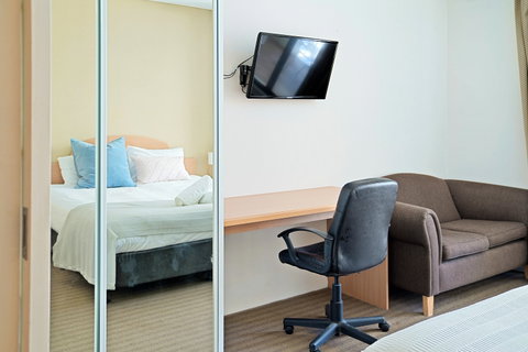 All Suites Perth - Palm Beach Accommodation 4