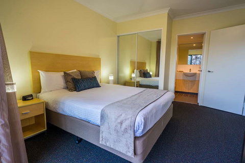 Perth Ascot Central Apartment Hotel - Palm Beach Accommodation 1