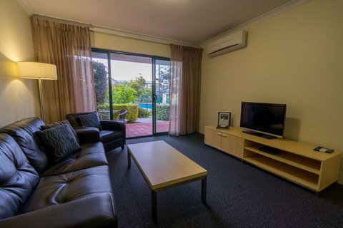 Perth Ascot Central Apartment Hotel - Palm Beach Accommodation 7