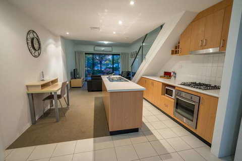 Perth Ascot Central Apartment Hotel - Palm Beach Accommodation 10