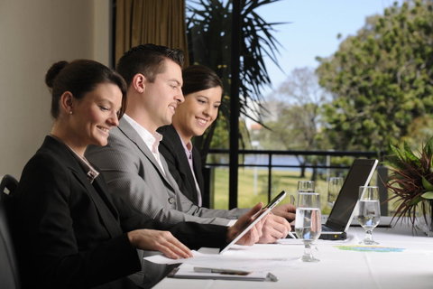 Assured Ascot Quays Apartment Hotel - Palm Beach Accommodation 4