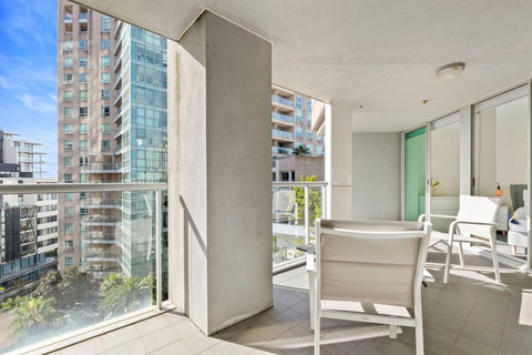 Astra Apartments Chatswood - Palm Beach Accommodation 2