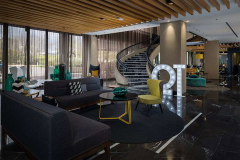 QT Canberra - Palm Beach Accommodation 2