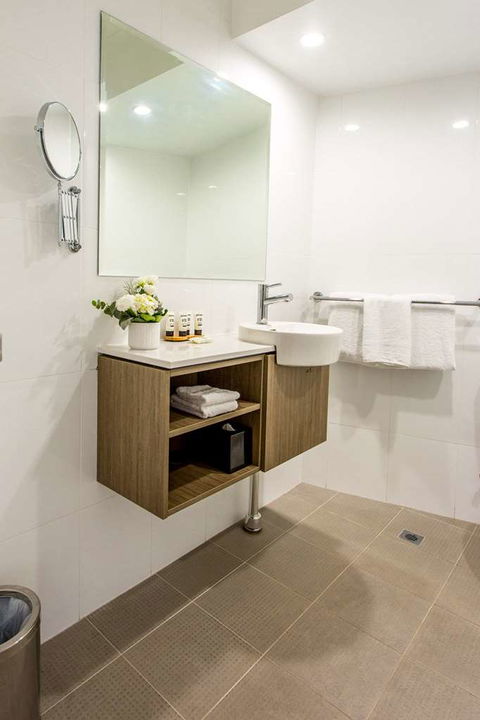 Pacific Hotel Brisbane - Palm Beach Accommodation 1