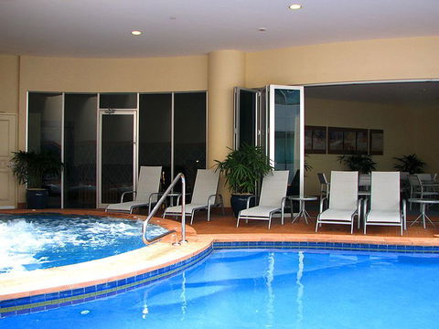 MacArthur Chambers - Palm Beach Accommodation 2