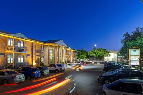 Adelaide Inn - Palm Beach Accommodation 0