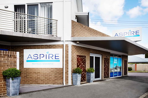 Aspire Mayfield - Palm Beach Accommodation 0