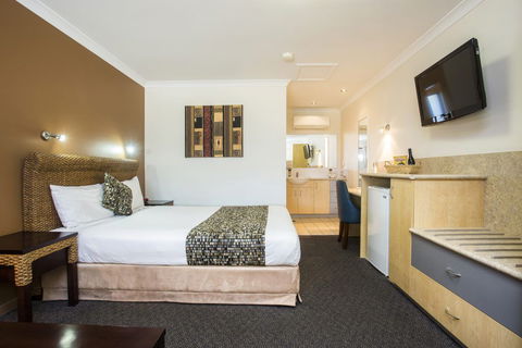 Coral Cay Resort - Palm Beach Accommodation 1