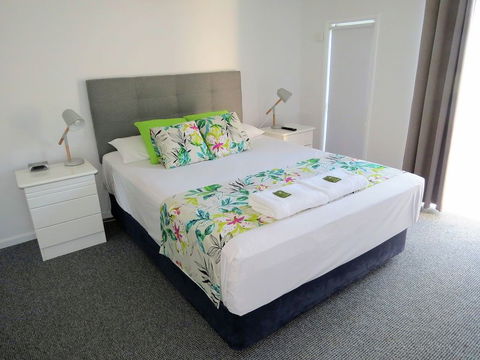 The Shores Holiday Apartments - Palm Beach Accommodation 1