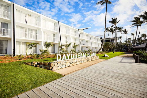 Daydream Island Resort - Palm Beach Accommodation 1