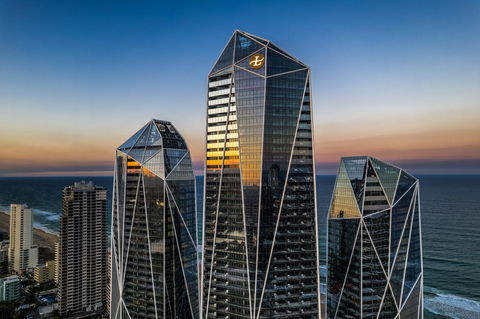 Langham, Gold Coast & Jewel Residences - Palm Beach Accommodation 1