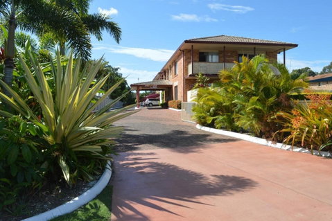 Kennedy Drive Motel - Palm Beach Accommodation 0