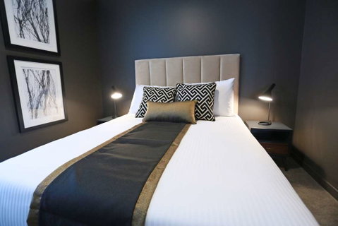 Alex Perry Hotel and Apartments - Palm Beach Accommodation 10