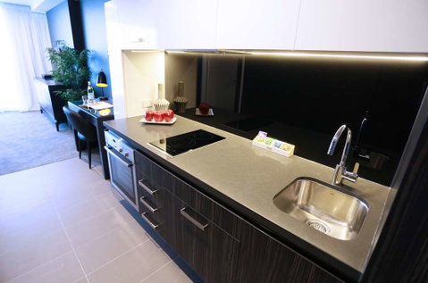 Alex Perry Hotel and Apartments - Palm Beach Accommodation 11