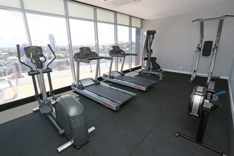 Alex Perry Hotel and Apartments - Palm Beach Accommodation 12