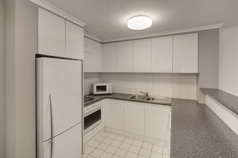 Adina Serviced Apartments James Court - Palm Beach Accommodation 7