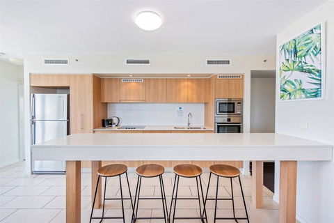 Lanai Riverside Apartments - Palm Beach Accommodation 6