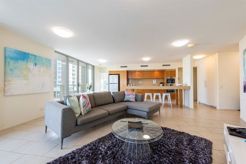 Lanai Riverside Apartments - Palm Beach Accommodation 7