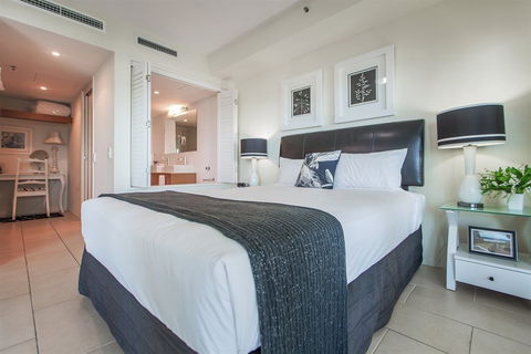 Lanai Riverside Apartments - Palm Beach Accommodation 11