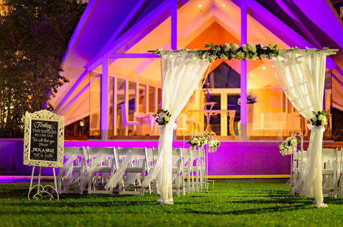 Hilton Cairns - Palm Beach Accommodation 9