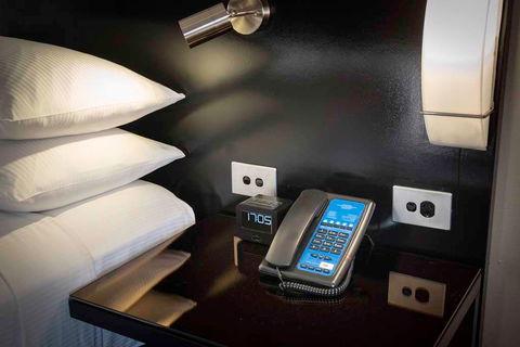 Hilton Cairns - Palm Beach Accommodation 16