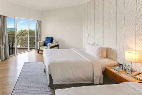 Shangri-La Hotel, The Marina - Palm Beach Accommodation 5
