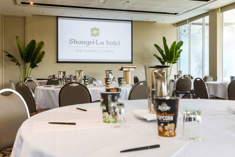 Shangri-La Hotel, The Marina - Palm Beach Accommodation 9