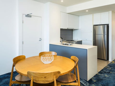 Sebel Cairns Harbour Lights - Palm Beach Accommodation 4