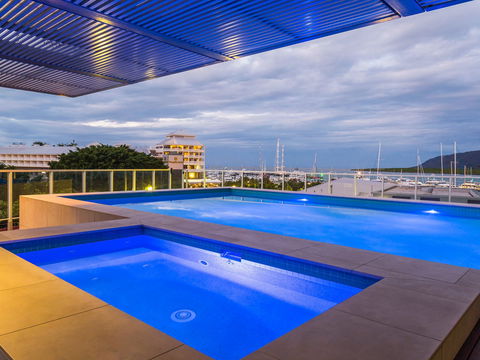 Sebel Cairns Harbour Lights - Palm Beach Accommodation 13
