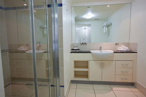 Park Regis City Quays - Palm Beach Accommodation 13