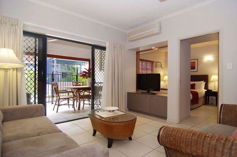 Southern Cross Atrium Apartments - Palm Beach Accommodation 2