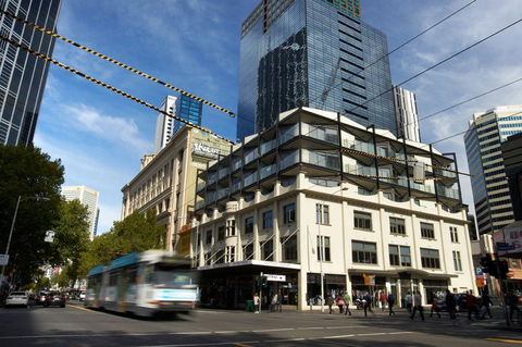 City Edge East Melbourne Serviced Apartm - Palm Beach Accommodation 0